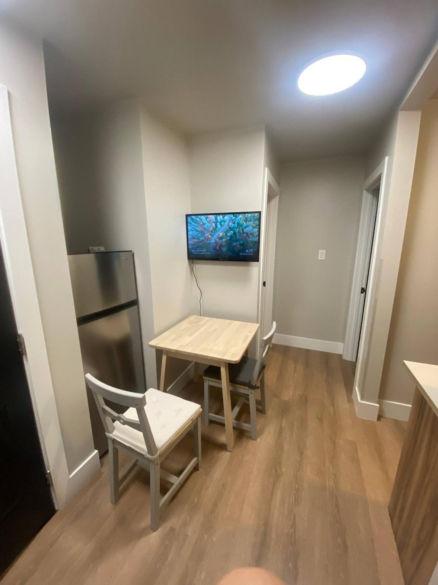 Central 2Br Near Unveristy And Whyte Ave Edmonton Eksteriør bilde